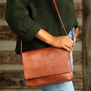 Nisolo Clara Leather Crossbody Purse in Rosewood